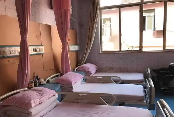 细节藏不住爱！白敬亭晒家意外暴露恋情？